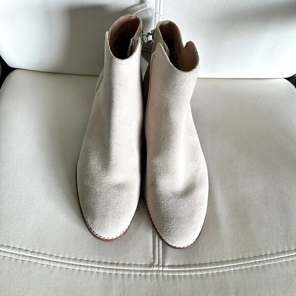 Cole Haan Ramona Waterproof Suede Booties Beige Ankle Boots Size 7 B New - Picture 4 of 8